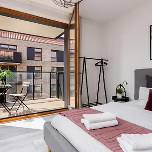 Palm Aparts Apartamento